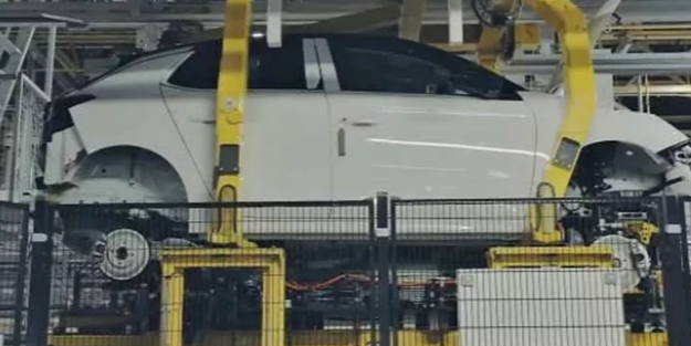 Otomobil devinden üretimi durdurma kararı!