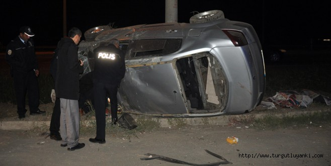 Otomobil elektrik direğine çarptı: 1 ölü