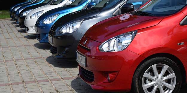 Otomobil fiyatları düşecek mi? Araç alacaklar dikkat! Uzman isim tarih verdi