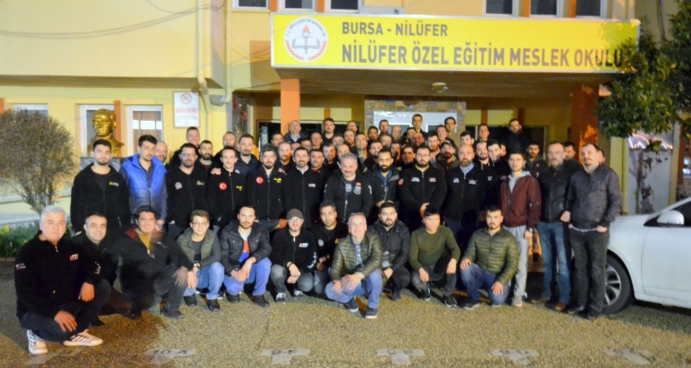 Otomobil gruplarından down sendromlu çocukların çalıştığı kafeye destek 