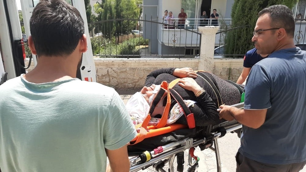 Otomobil ile hafif ticari araç çarpıştı: 3 yaralı 