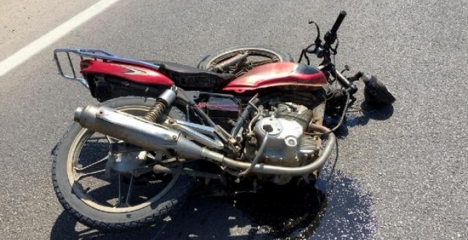 Otomobil ile motosiklet çarpıştı: 1 kişi öldü