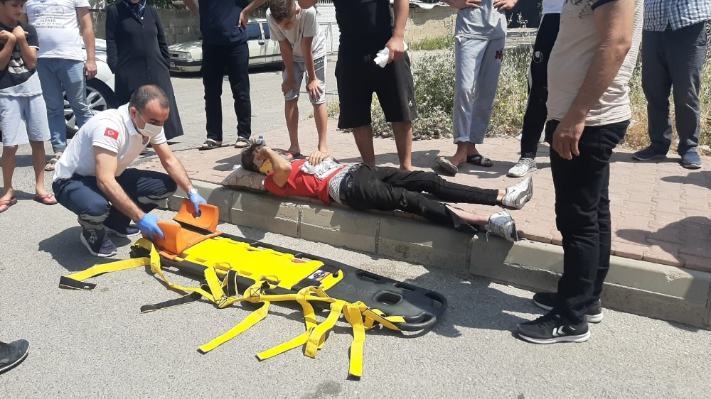 Otomobil ile motosiklet çarpıştı: 1 yaralı 