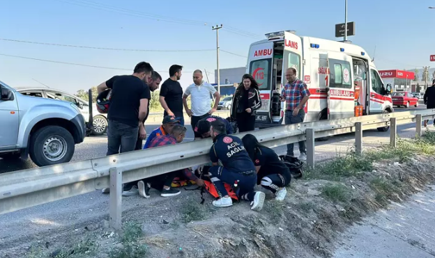 Otomobil ile motosiklet çarpıştı 2 kişi yaralı