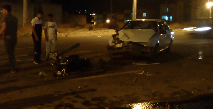 Otomobil ile motosiklet çarpıştı: 2 yaralı