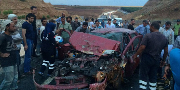 Otomobil ile motosiklet çarpıştı: 7 yaralı