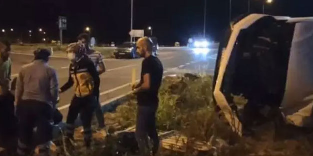 Otomobil ile panelvan çarpıştı