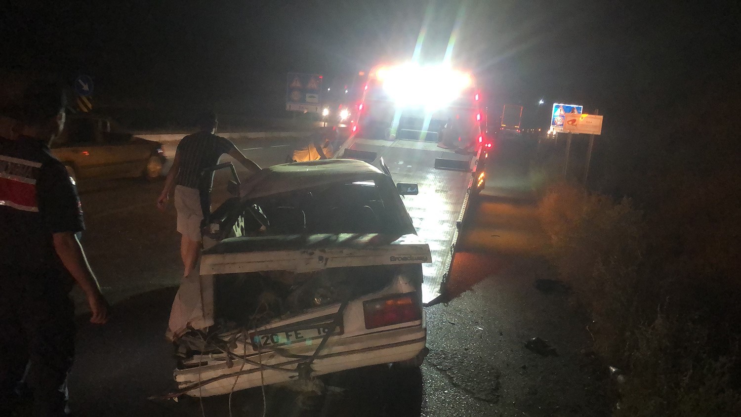 Otomobil ile transit araç çarpıştı: 3 yaralı