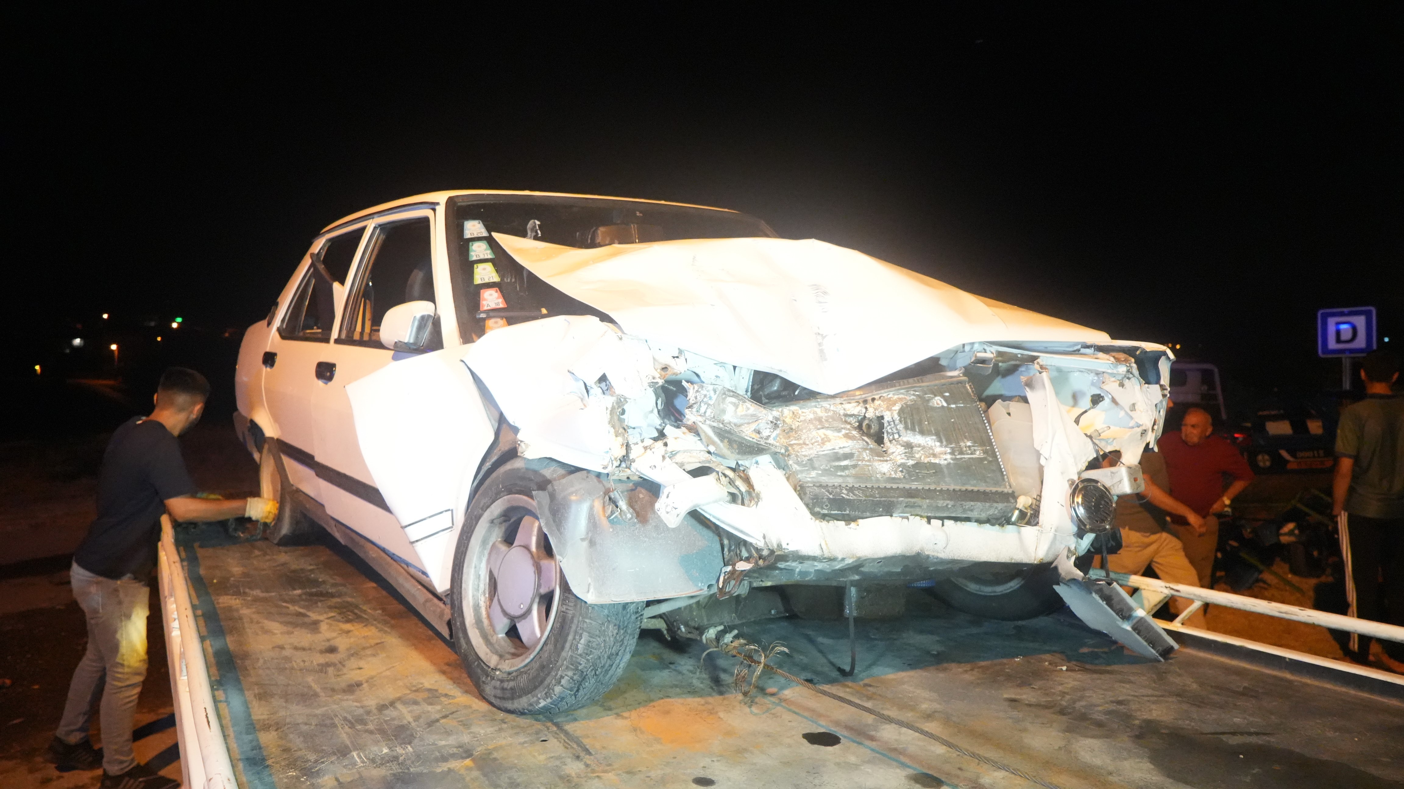 Otomobil ile üç tekerlekli motosiklet çarpıştı