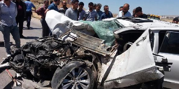 Otomobil kamyonla çarpıştı! 1 kişi öldü