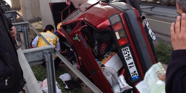 Otomobil köprü ayağına çarptı: 1 ölü 1 yaralı