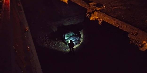 Otomobil köprüden düştü: 3 yaralı