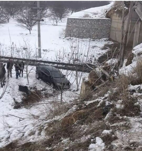 Otomobil köprüden kayıp şarampole uçtu: 1 yaralı 