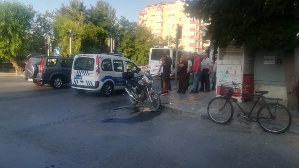Otomobil motosiklete çaptı: 1 ağır yaralı 