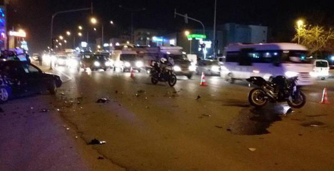 Otomobil motosiklete çarptı: 1 ölü