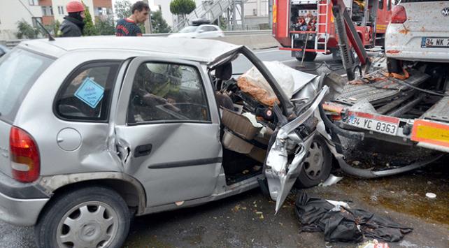 Otomobil park halindeki TIR'a çarptı: 1 ölü, 2 yaralı