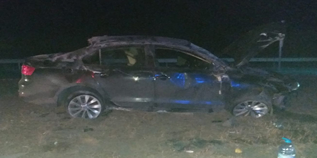 Otomobil refüje çıktı! Yaralılar var