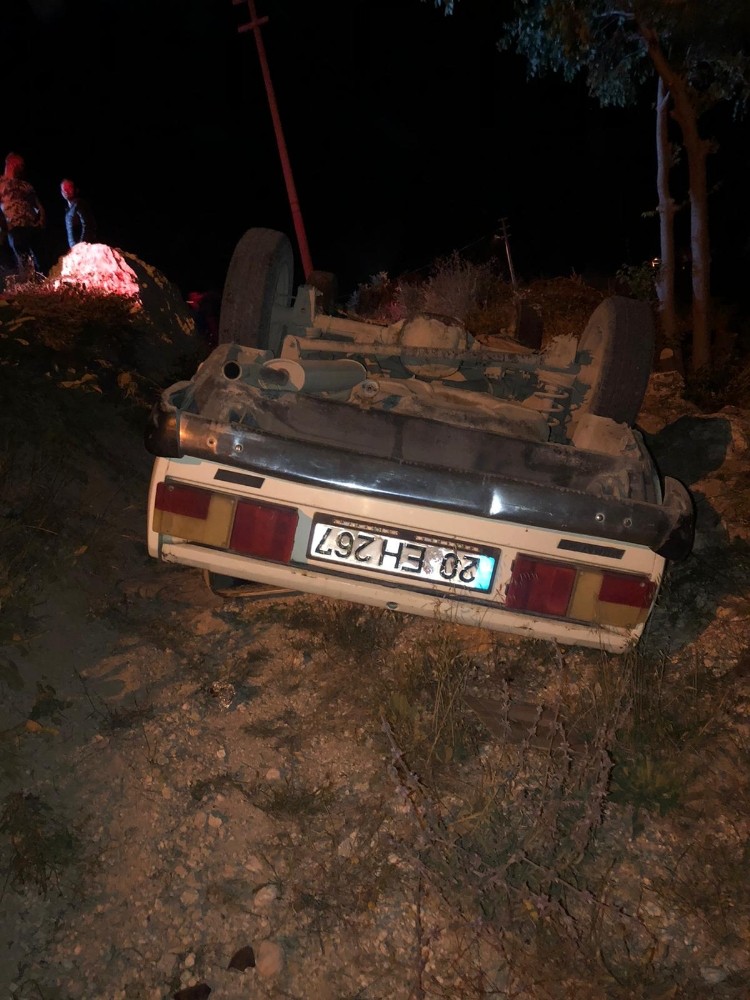 Otomobil şarampole devrildi, sürücü ağır yaralı 