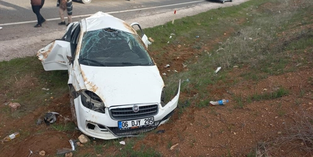 Otomobil şarampole devrildi: Yaralılar var