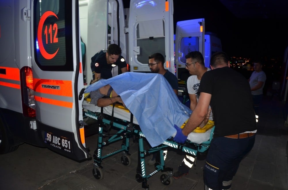 Otomobil şarampole uçtu: 2’si çocuk 4 yaralı 