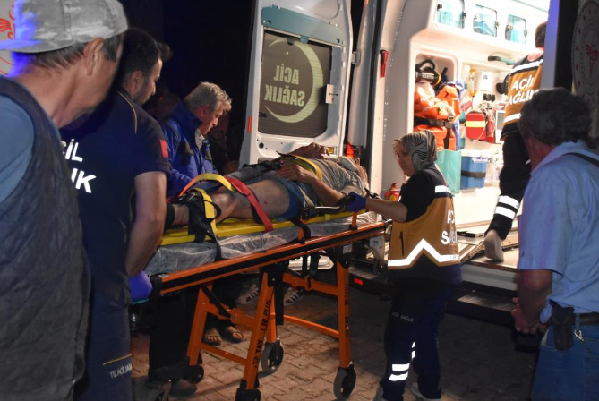 otomobil şarampole yuvarlandı