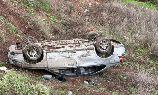 Otomobil şarampole yuvarlandı: Yaralılar var