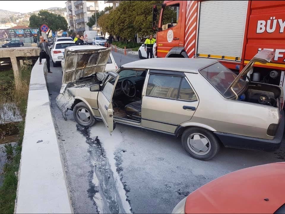Otomobil seyir halinde alev aldı 