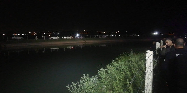 Otomobil sulama kanalına devrildi: 5'i çocuk 6 kişi aranıyor