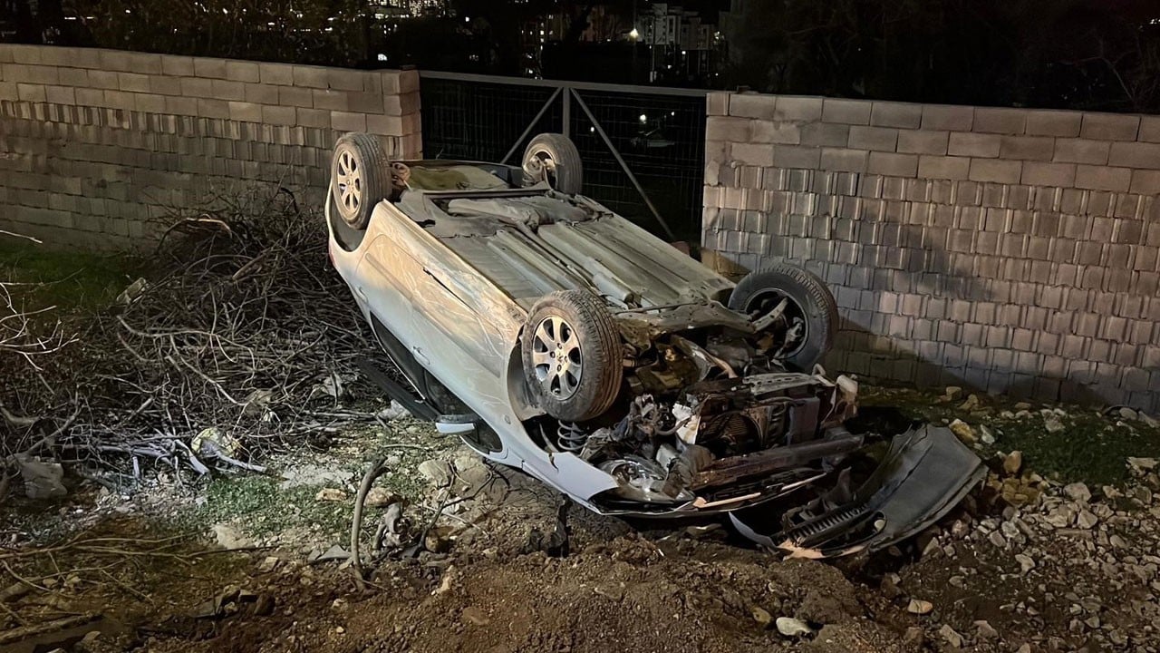 Otomobil takla attı, 3 kişi yaralandı