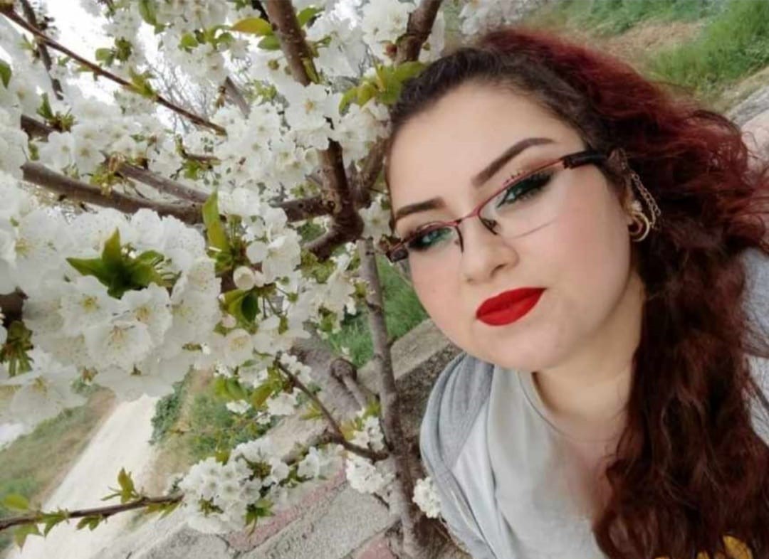 Otomobil takla attı genç anne hayatını kaybetti