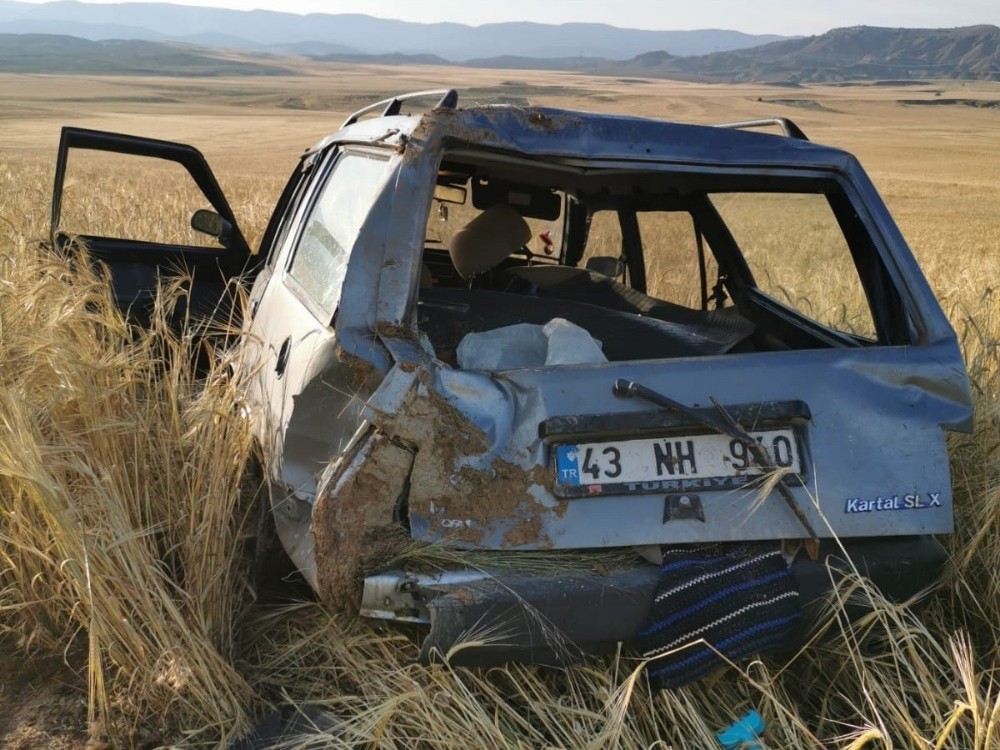 Otomobil tarlaya uçtu: 1 yaralı 