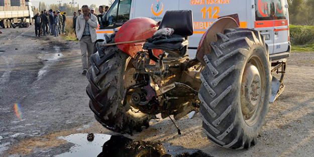Traktörü ikiye böldü...