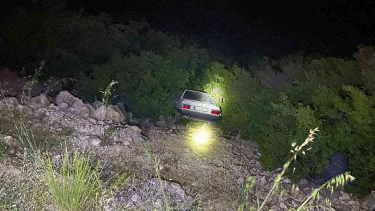 Otomobil uçuruma yuvarlandı