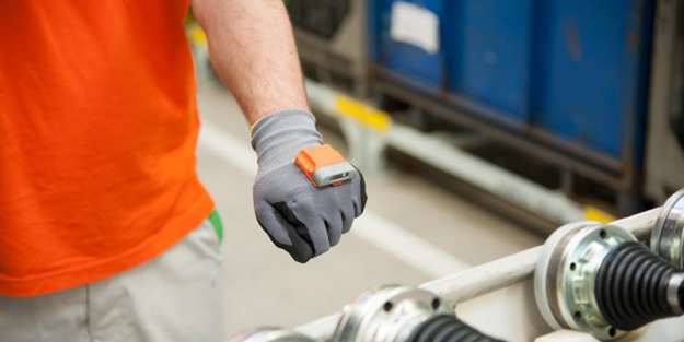 Otomobil üretiminde akıllı eldiven dönemi