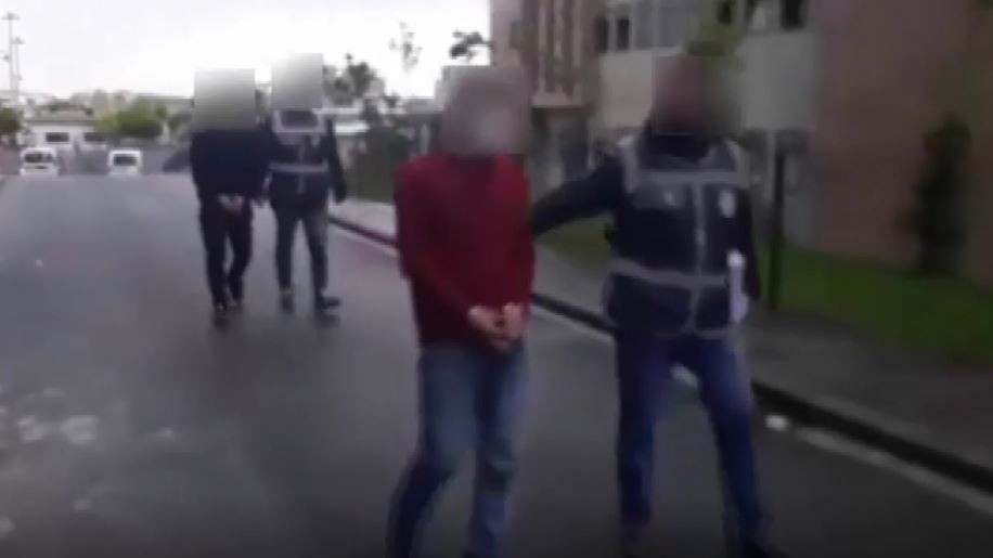 Otomobil ve motosiklet hırsızları tutuklandı 