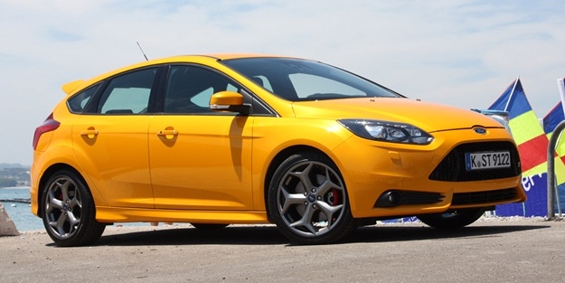 Otomobil rekora gazladı