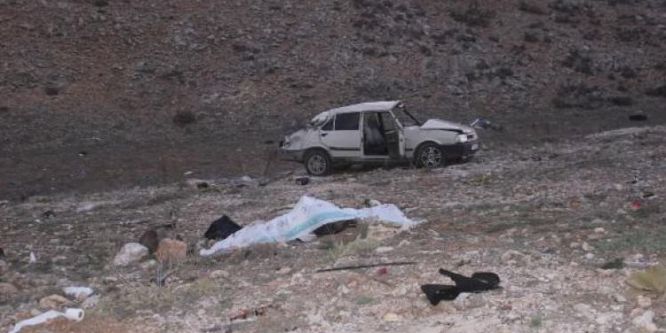Otomobil şarampole yuvarlandı: 1 ölü, 1 yaralı