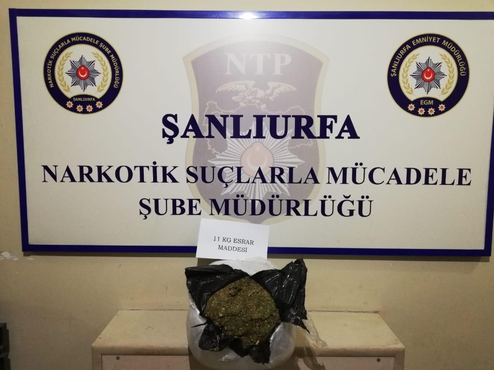 Otomobilde 11 kilo esrar çıktı, sürücü gözaltında 