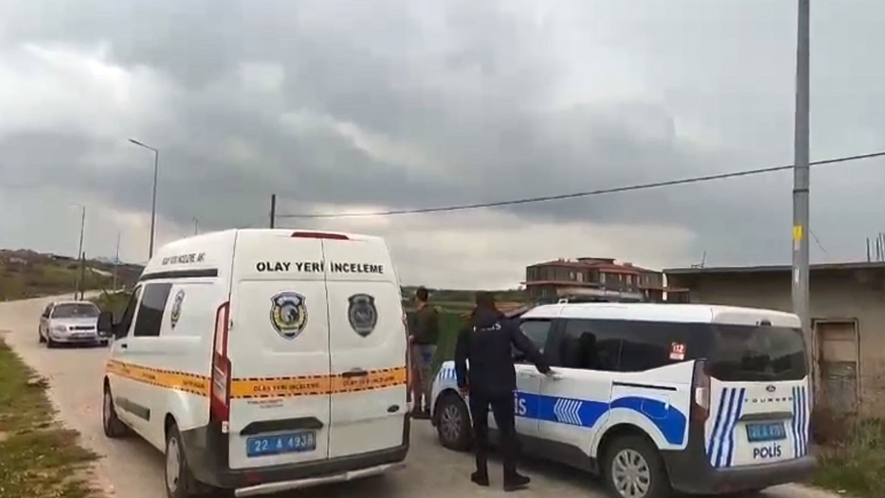 Otomobilde dehşet! Tartıştığı arkadaşını boğazından bıçakladı