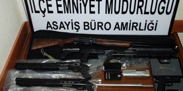  Otomobilden cephanelik çıktı