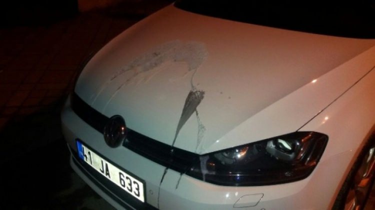 Otomobile asitli saldırı