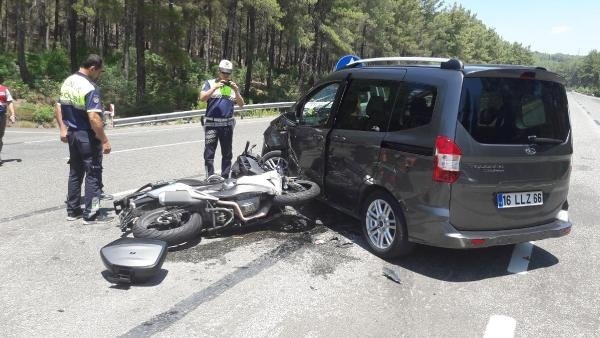 Otomobile çarpan motosikletin sürücüsü yaşamını yitirdi