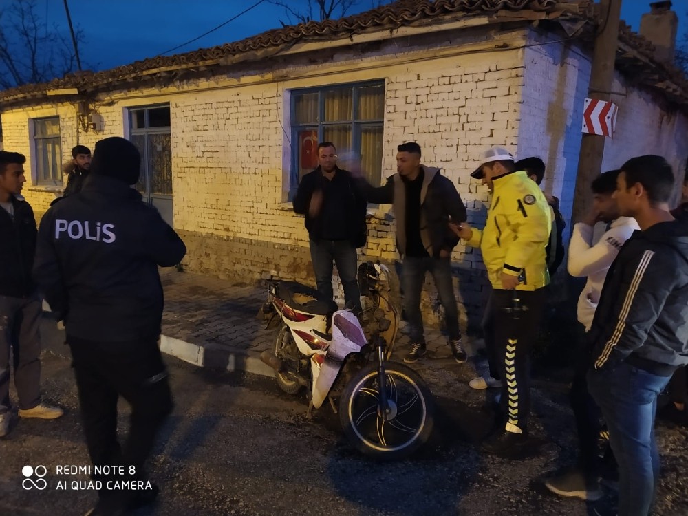 Otomobile çarpan motosikletli yaralandı 