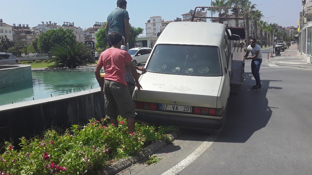 Otomobile çarpıp kaçtı: 1 yaralı 