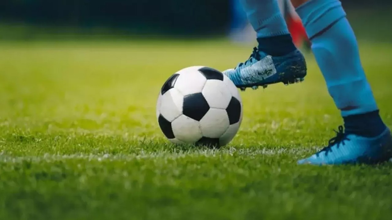 Otomobili alev aldı! Genç futbolcu yanarak can verdi