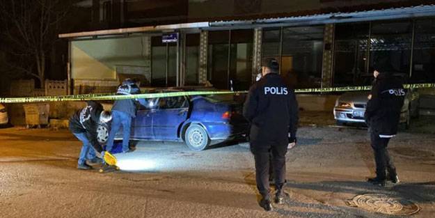 Otomobili durdurup ayağından vurdular
