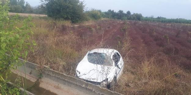 Otomobili tarlaya uçtu, sürücü kayıplara karıştı