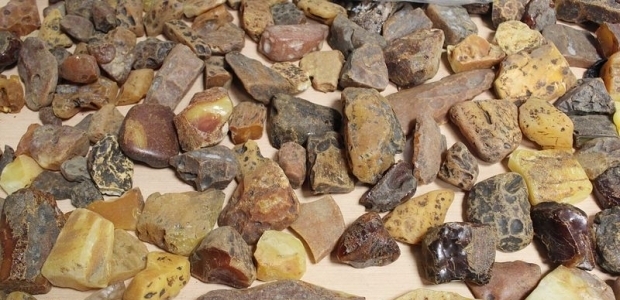 Otomobilin akaryakıt deposundan 