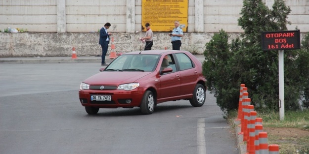 Sen misin eşinden boşanmak isteyen!