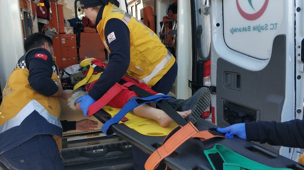 Otomobilin çarptığı 6 yaşındaki çocuk yaralandı 